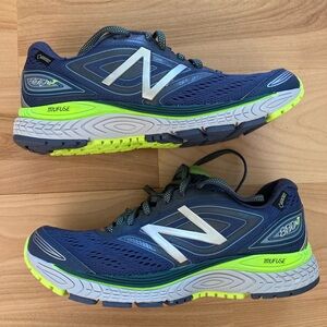 Like new! New Balance waterproof sneakers